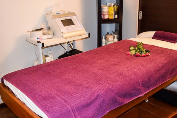 Lettino per trattamenti viso